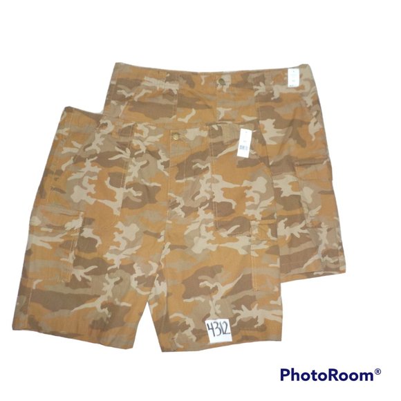 NEW Lot of 2 Dip Camouflage Cargo Shorts - Picture 1 of 3